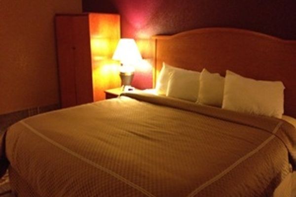 VIRGINIA INN (Lawrence)